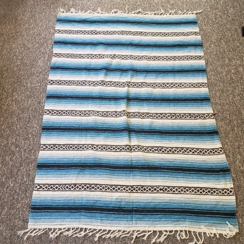 Vintage Blue, Black,‎ and White Throw Blanket